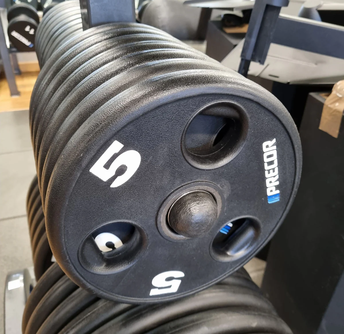 Precor Hantelscheiben, PU Polyurethan Gummiert, 937,5kg Gripper, Olympia 50mm, erst 3 Jahre alt, Schwarz, gebraucht - guter Zustand - Image 7