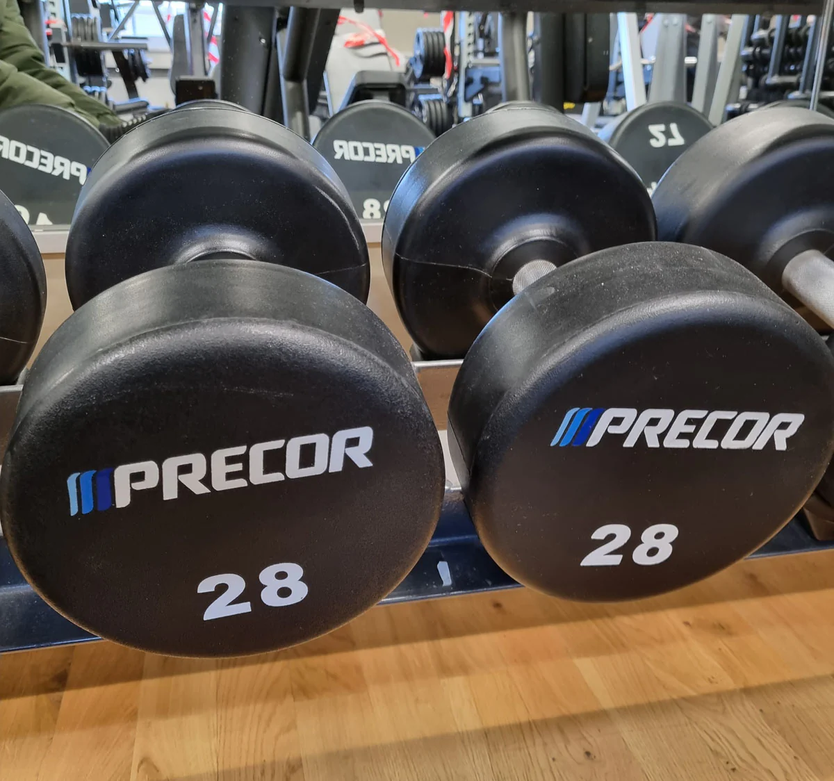 Precor Kurzhantel Satz aus PU Polyurethan Gummiert, 2 bis 30kg, verschiedene Stufen, erst 3 Jahre alt, Schwarz, gebraucht - guter Zustand - Image 11