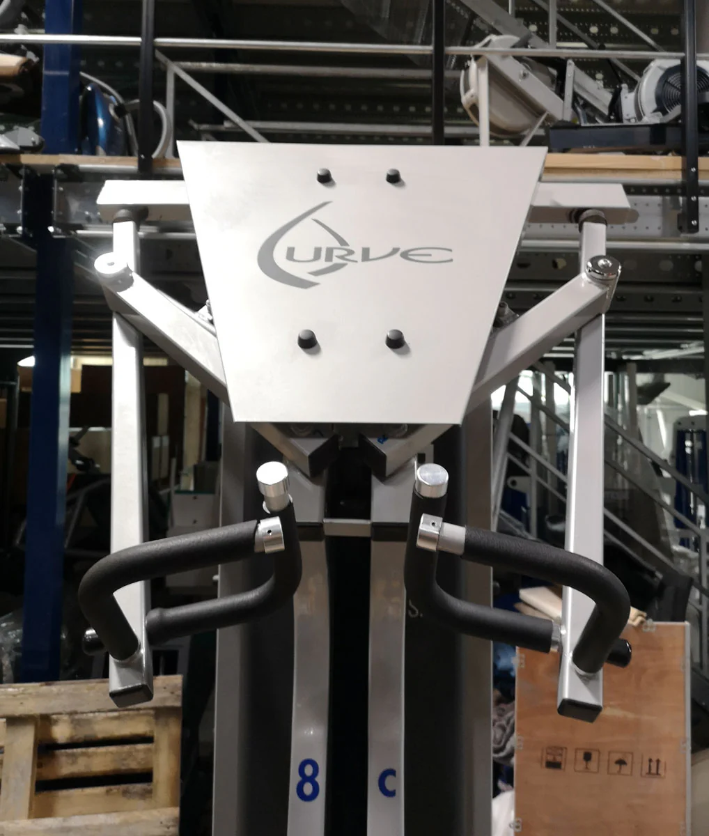 Precor Latzug, Lat Pulldown Curve dual, 105kg Gewichtsblock, Rahmenfarbe Silber, Polsterfarbe Blau, gebraucht - überholter Zustand - Image 5