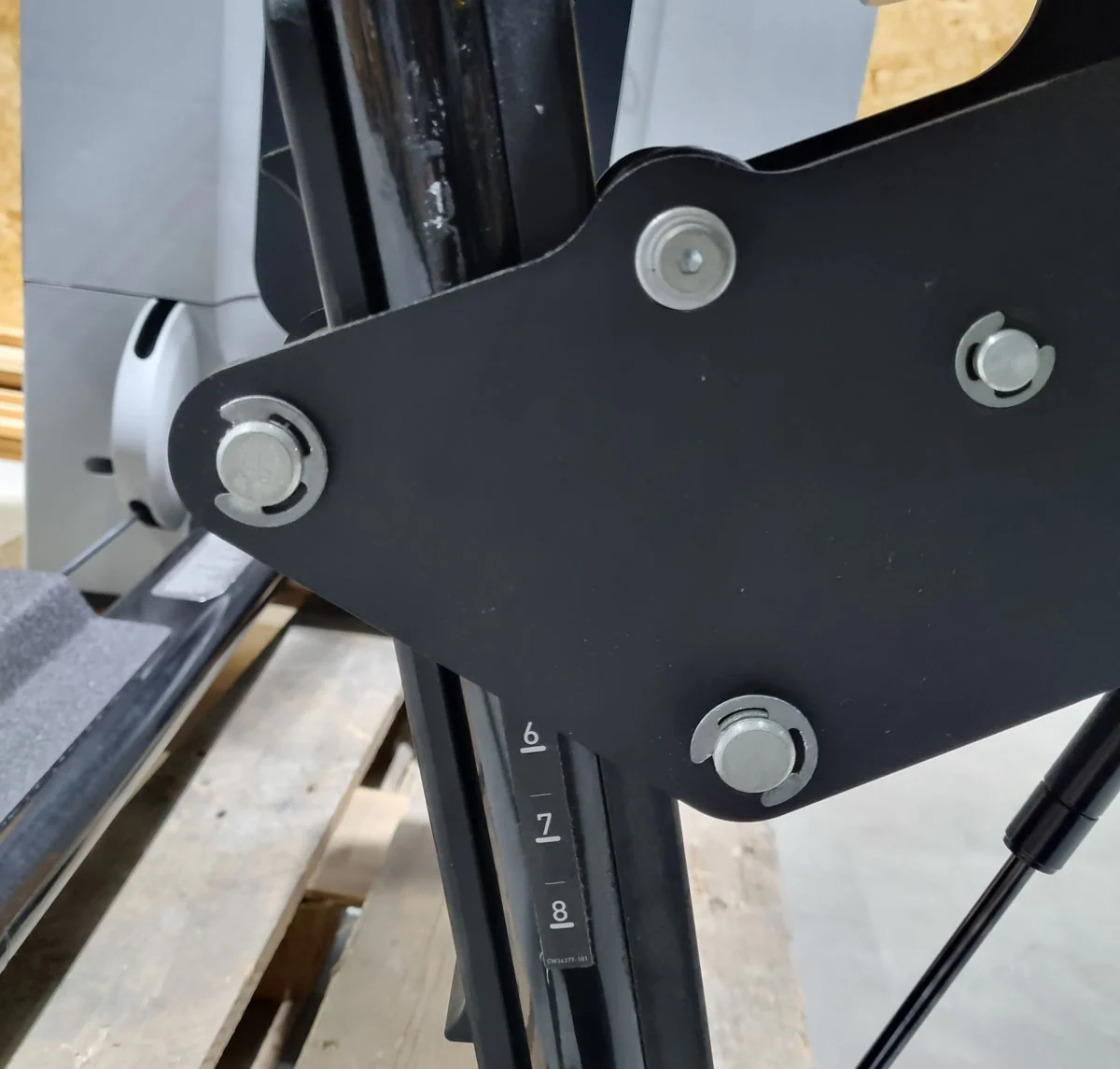 Precor Latzug von Oben, Lat-Pulldown, Rahmenfarbe Schwarz, Polsterfarbe Grau, gebrauchter - überholter Zustand - Image 9