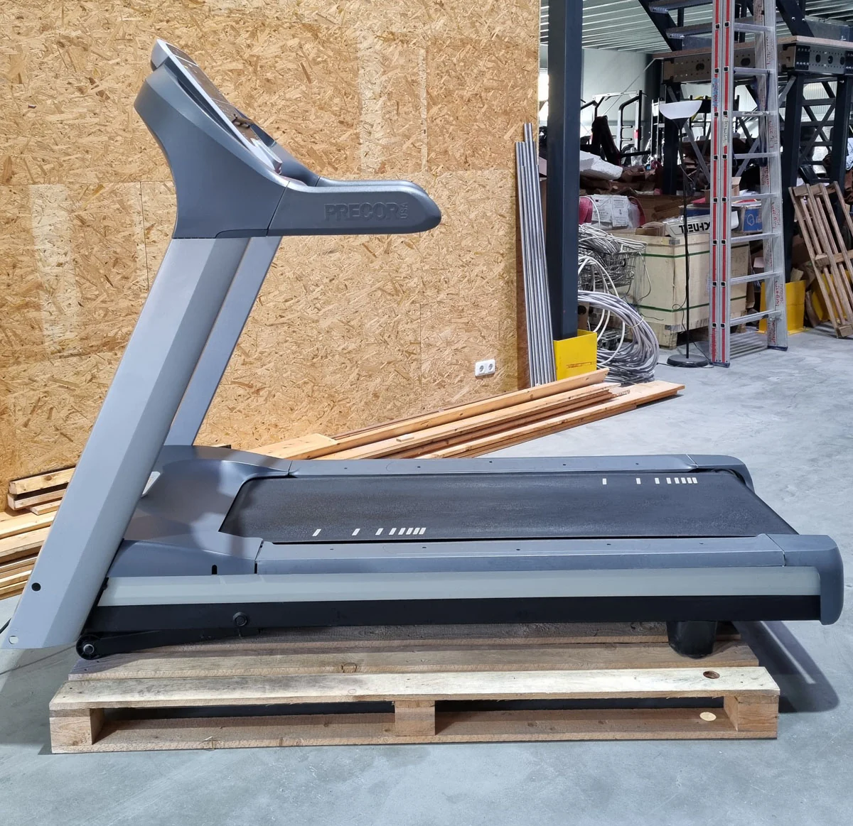 Precor Laufband 954i LED Konsole, gebraucht - überholter Zustand - Image 2