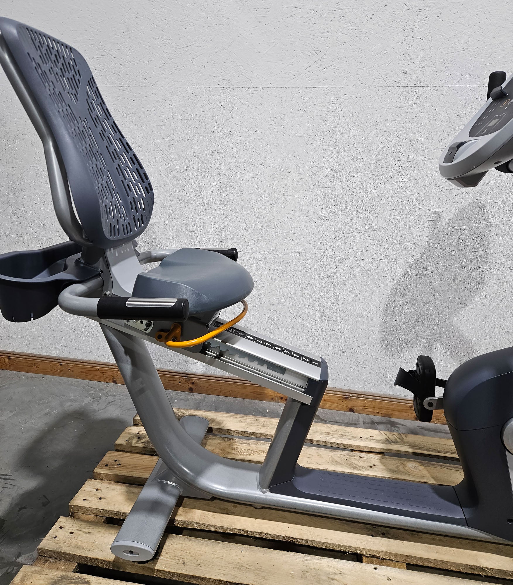 Precor Recumbent RBK 835, Liegeergometer, LED Konsole, gebraucht - überholter Zustand - Image 6