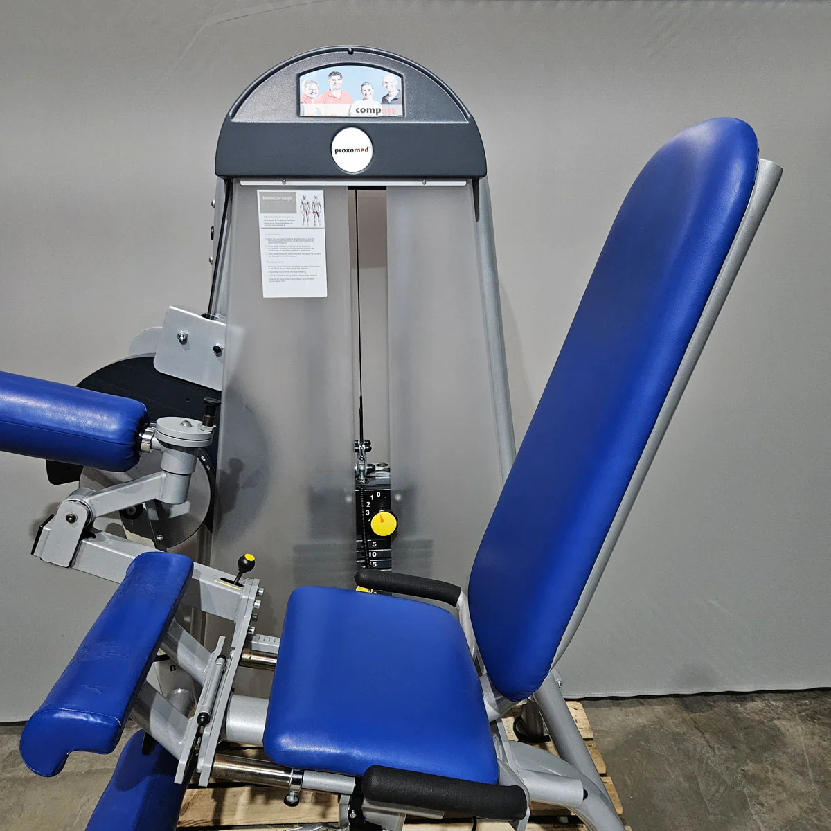 Proxomed Compass 530 Beinstrecker und Beinbeuger sitzend Kombigerät 2 in 1, Leg Curl and Leg Extension, MPG, Reha, Rahmen Silber, gerbaucht - überholter Zustand - Image 7
