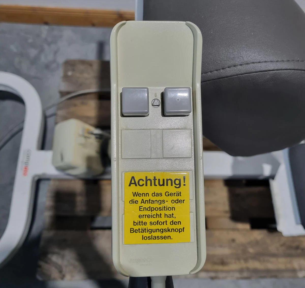 Proxomed Compass MTT Rückentrainer Kombi, Hyperextension, Rückenstrecker, elektrisch verstellbar, Rumpfmuskeltrainer, gebraucht - überholter Zustand - Image 11