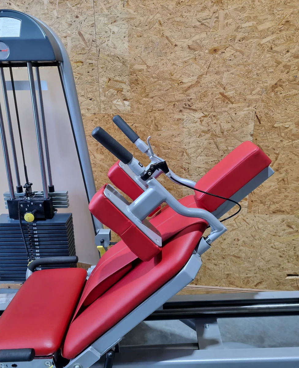 Proxomed Funktionsstemme Compass 530, Beinpresse verstellbar, MPG, Reha, Rahmenfarbe Silber, Polsterfarbe Rot, gebraucht - überholter Zustand - Image 9