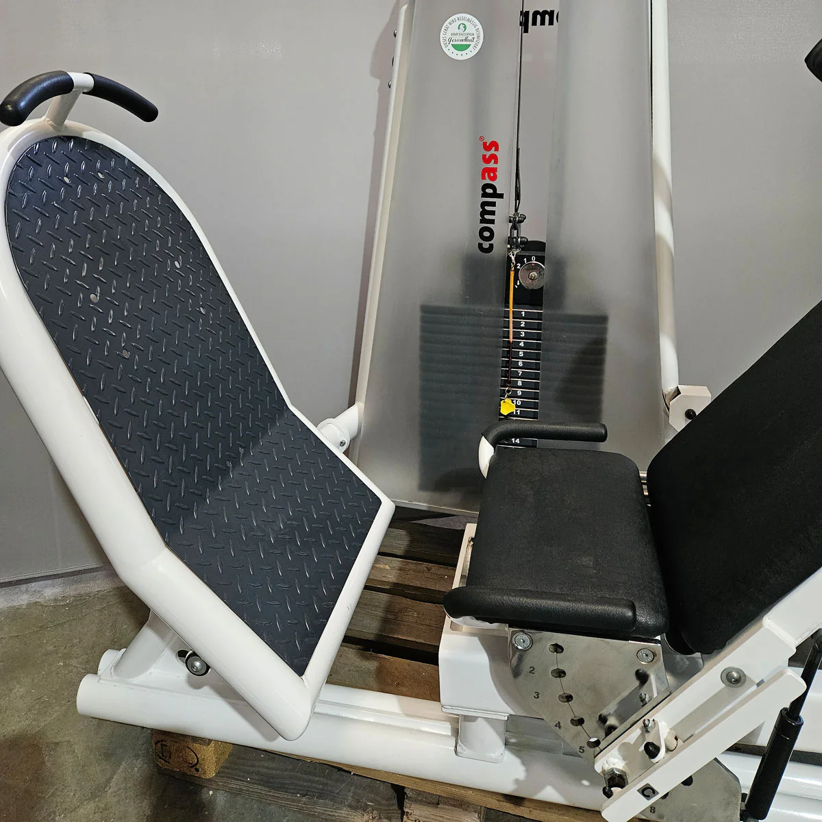 Proxomed Funktionsstemme Compass 530, Beinpresse verstellbar, MPG, Reha, Rahmenfarbe Weiß, Polster Schwarz, gebraucht - überholter Zustand - Image 10