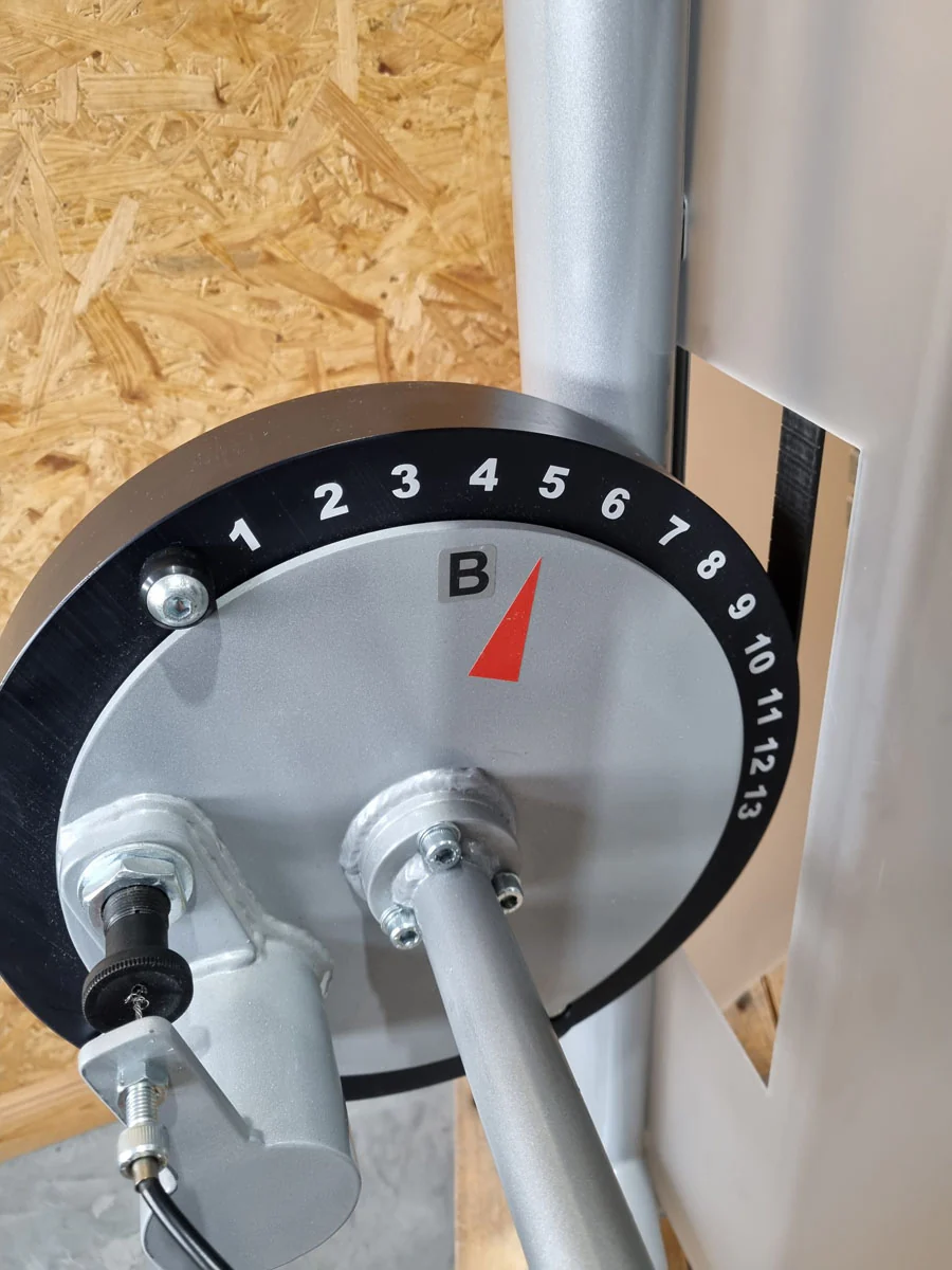 Proxomed Schulterblattfixator Stützstemme Kombi, Compass 530, Latzug und Dips 2 in 1 Kombigerät, MPG, Reha, Rahmenfarbe Silber, Polsterfarbe Rot, gebraucht - überholter Zustand - Image 10