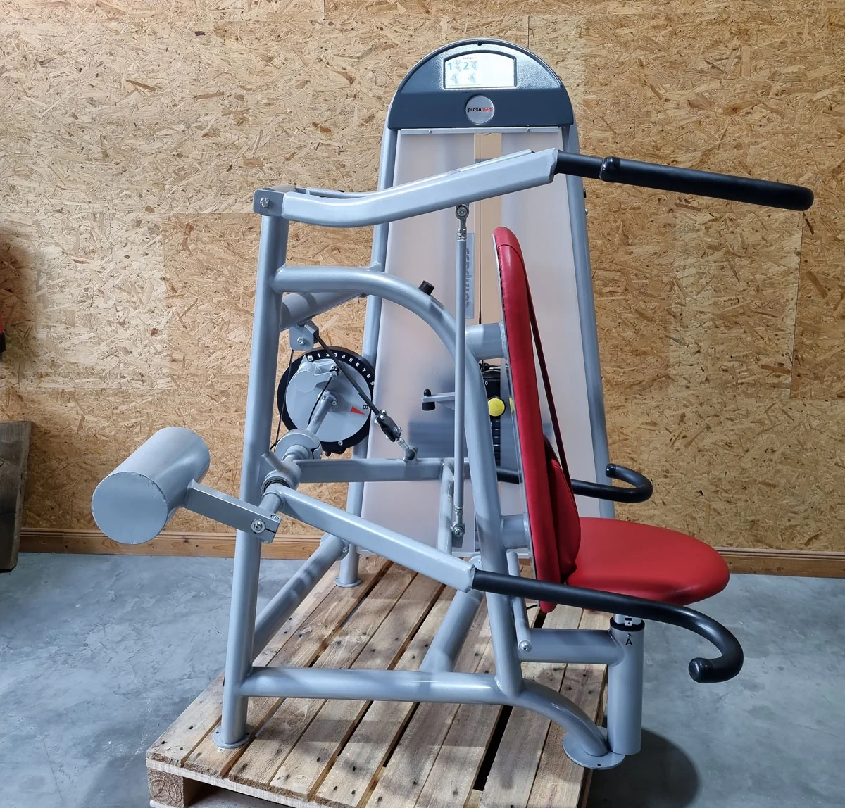 Proxomed Schulterblattfixator Stützstemme Kombi, Compass 530, Latzug und Dips 2 in 1 Kombigerät, MPG, Reha, Rahmenfarbe Silber, Polsterfarbe Rot, gebraucht - überholter Zustand - Image 3