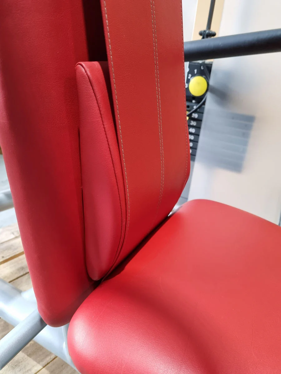 Proxomed Schulterblattfixator Stützstemme Kombi, Compass 530, Latzug und Dips 2 in 1 Kombigerät, MPG, Reha, Rahmenfarbe Silber, Polsterfarbe Rot, gebraucht - überholter Zustand - Image 9