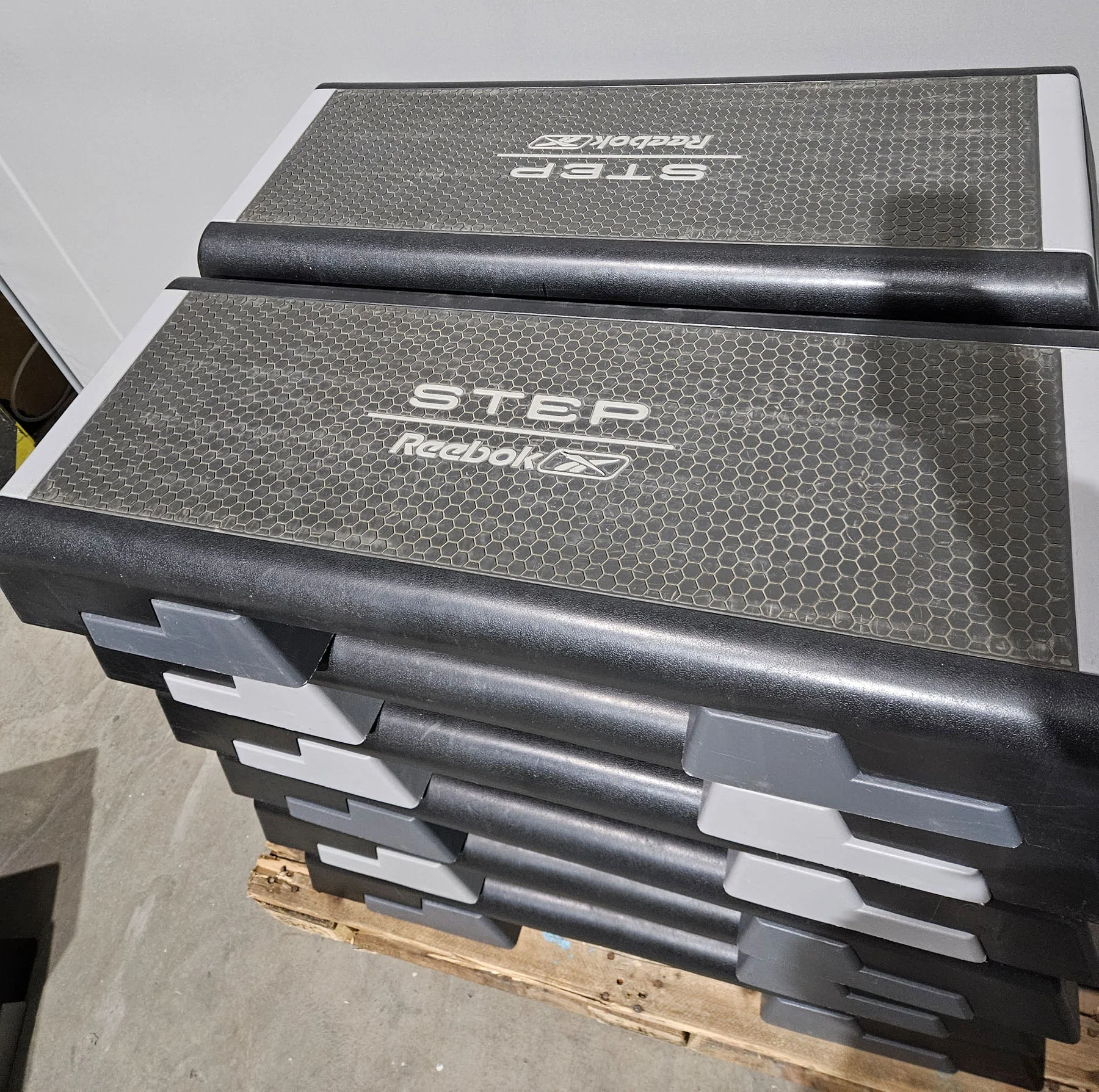 Reebok Steps / Step-Boards, 14 Stück im Set, verschiedene Farben, gebraucht - geprüfter Zustand mit Gebrauchsspuren - Image 4