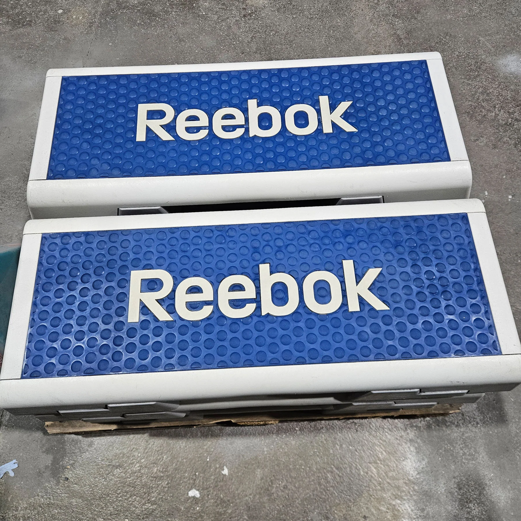 Reebok Steps / Step-Boards, 8 Stück im Set, Weiß-Blau, gebraucht - geprüfter Zustand mit Gebrauchsspuren - Image 2