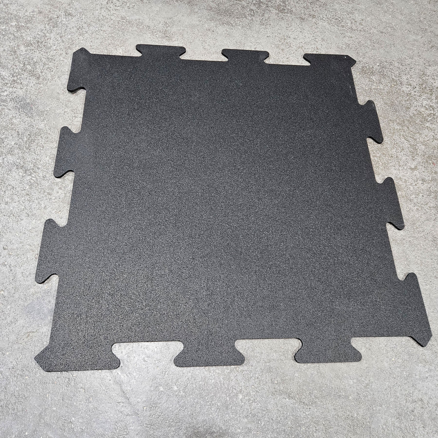 Sportboden Gummimatten, 100 QM = 100 Stücke 100x100cm, 9mm Stark, Plus diverse zugeschnitte Stücke, Farbe Schwarz, gebraucht - guter Zustand - Image 3