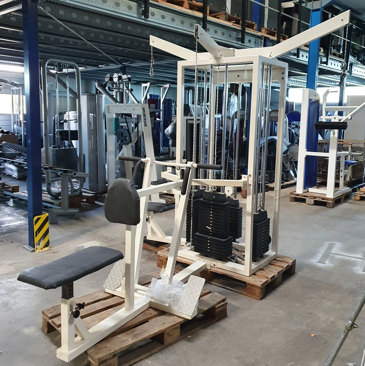 Sportesse 4 Stationenturm, 4 Stack Multi Station, große Gewichtsblöcke, Rahmenfarbe Weiß, gebraucht - geprüfter Zustand - Image 6