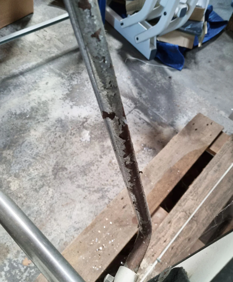 Sportesse Adduktorenmaschine, Oldschool, Rahmenfarbe Weiß mit brauner Plexiglasverkleidung, gebraucht mit Mängeln - Sonderpreis - Image 7