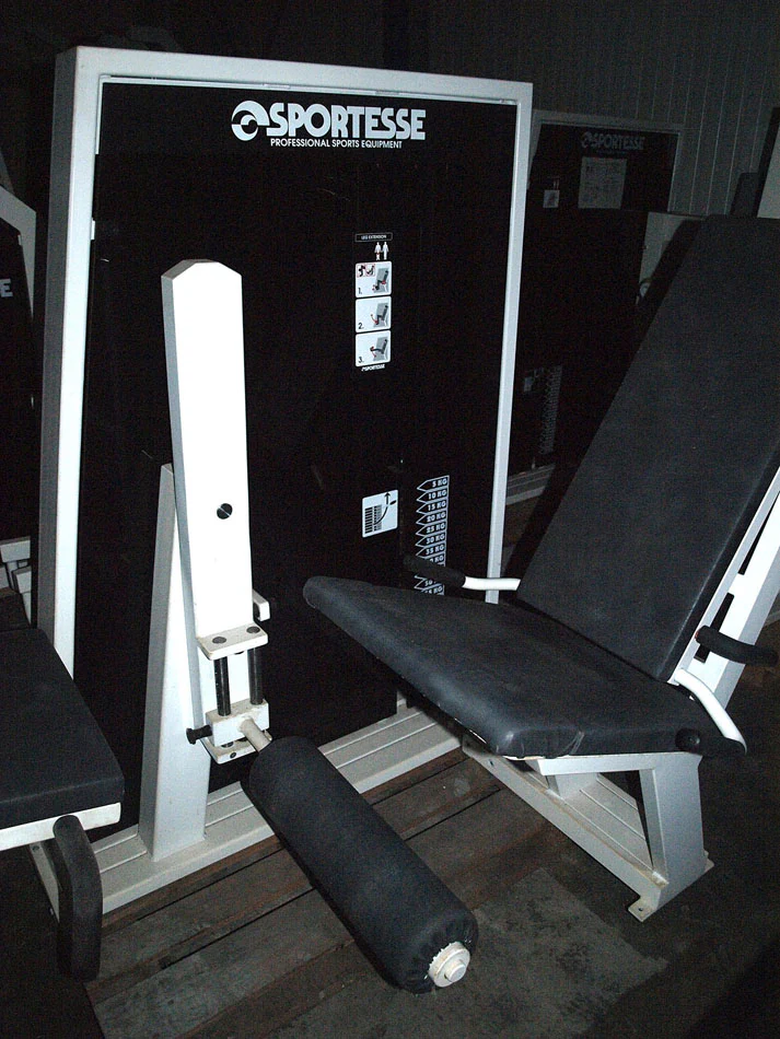 Sportesse Fitnessstudio Anlage, 16 Kraftgeräte, gebrauchter Fitnesspark, Farbe Weiß - Image 10