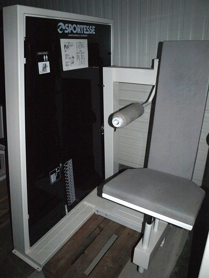 Sportesse Fitnessstudio Anlage, 16 Kraftgeräte, gebrauchter Fitnesspark, Farbe Weiß - Image 12