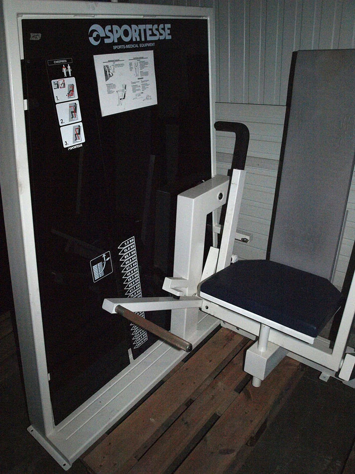 Sportesse Fitnessstudio Anlage, 16 Kraftgeräte, gebrauchter Fitnesspark, Farbe Weiß - Image 14