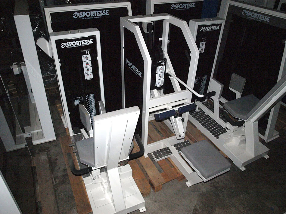 Sportesse Fitnessstudio Anlage, 16 Kraftgeräte, gebrauchter Fitnesspark, Farbe Weiß - Image 7