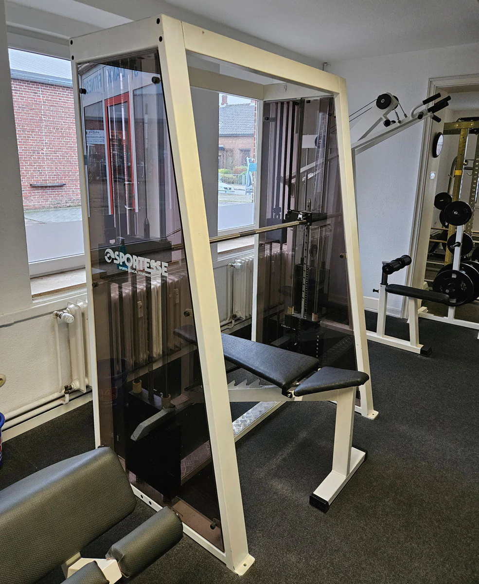 Sportesse Multipresse mit Steckgewichten, Oldschool Bodybuilding Kraftgerät - Rahmenfarbe Weiß, gebraucht und geprüft mit Gebrauchsspuren - Image 4