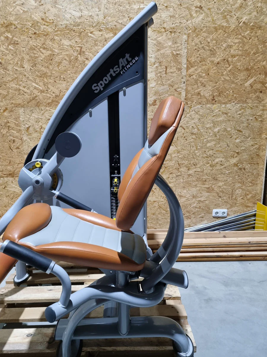 SportsArt Beinstrecker, Leg Extension, Status Serie, Verkleidung neu lackiert, Rahmenfarbe Silber, gebraucht - überholter Zustand - Image 8