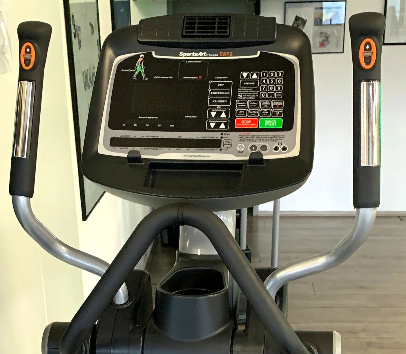 SportsArt Crosstrainer, E872 Commercial Ellipsentrainer, Rahmen Silber-Schwarz, gebraucht - überholter Zustand - Image 3