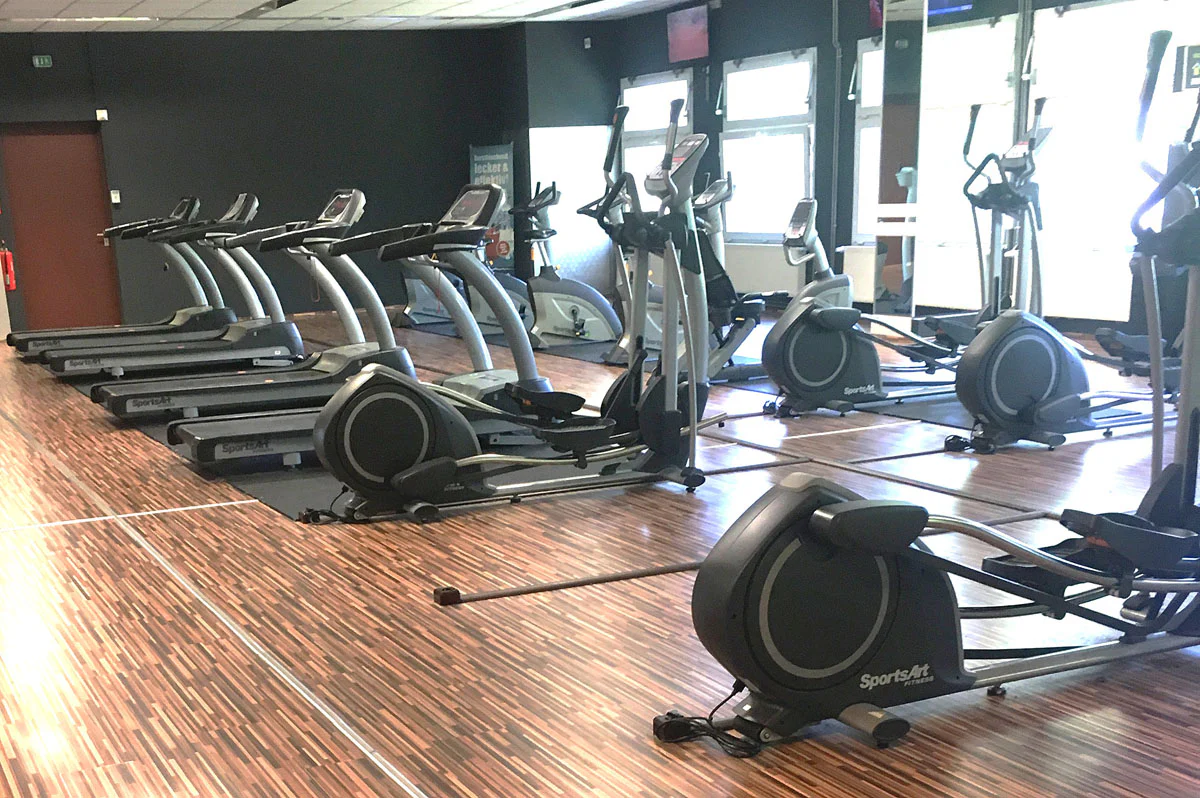 SportsArt Existenzgründerpaket - Kraftgeräte, Cardiogeräte, Zirkel, Hantelbänke etc - komplette Fitnessstudio Ausstattung - gebraucht, überholter Zustand - Image 6