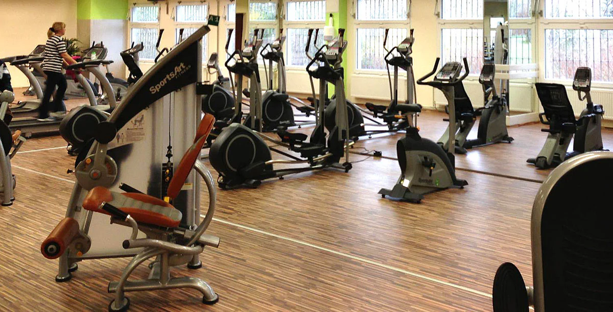 SportsArt Existenzgründerpaket - Kraftgeräte, Cardiogeräte, Zirkel, Hantelbänke etc - komplette Fitnessstudio Ausstattung - gebraucht, überholter Zustand - Image 7