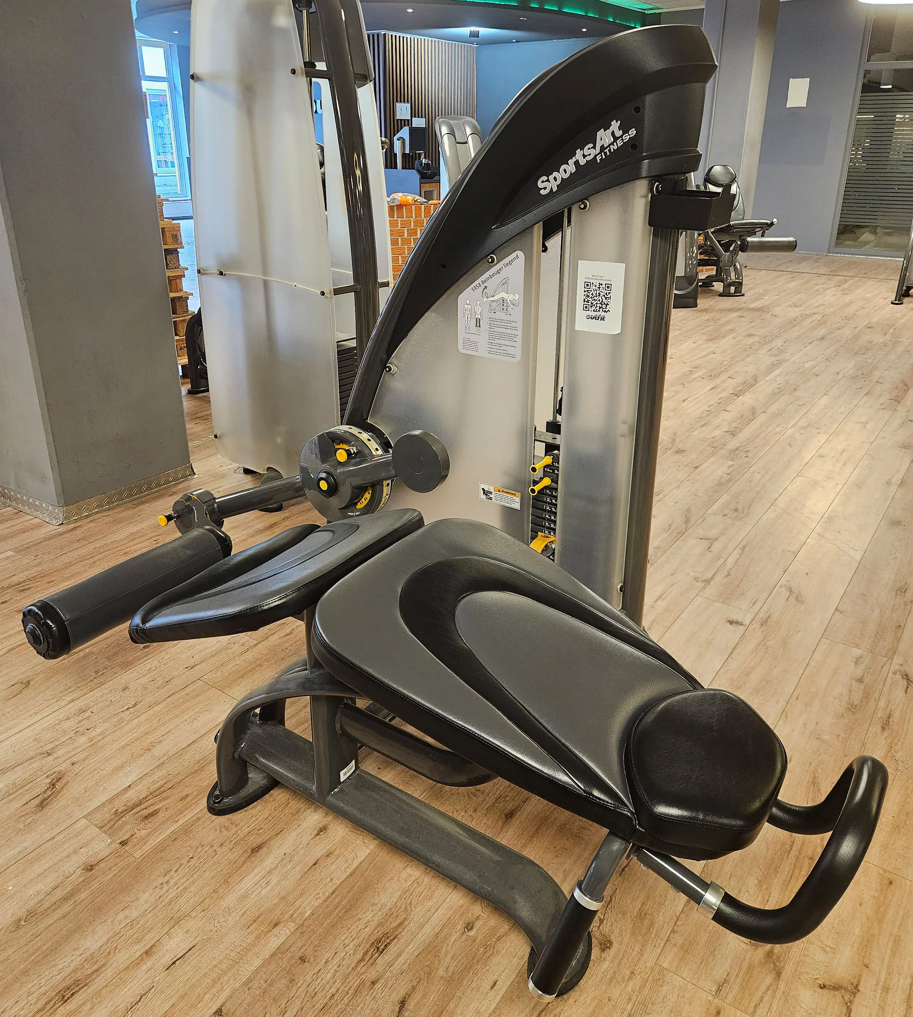 SportsArt komplette Fitnessstudio Ausstattung - 75 Fitnessgeräte im Set - Kraftgeräte, Cardiogeräte, Bänke, Racks etc - Rahmen Anthrazit, gebraucht - überholter Zustand - Image 30