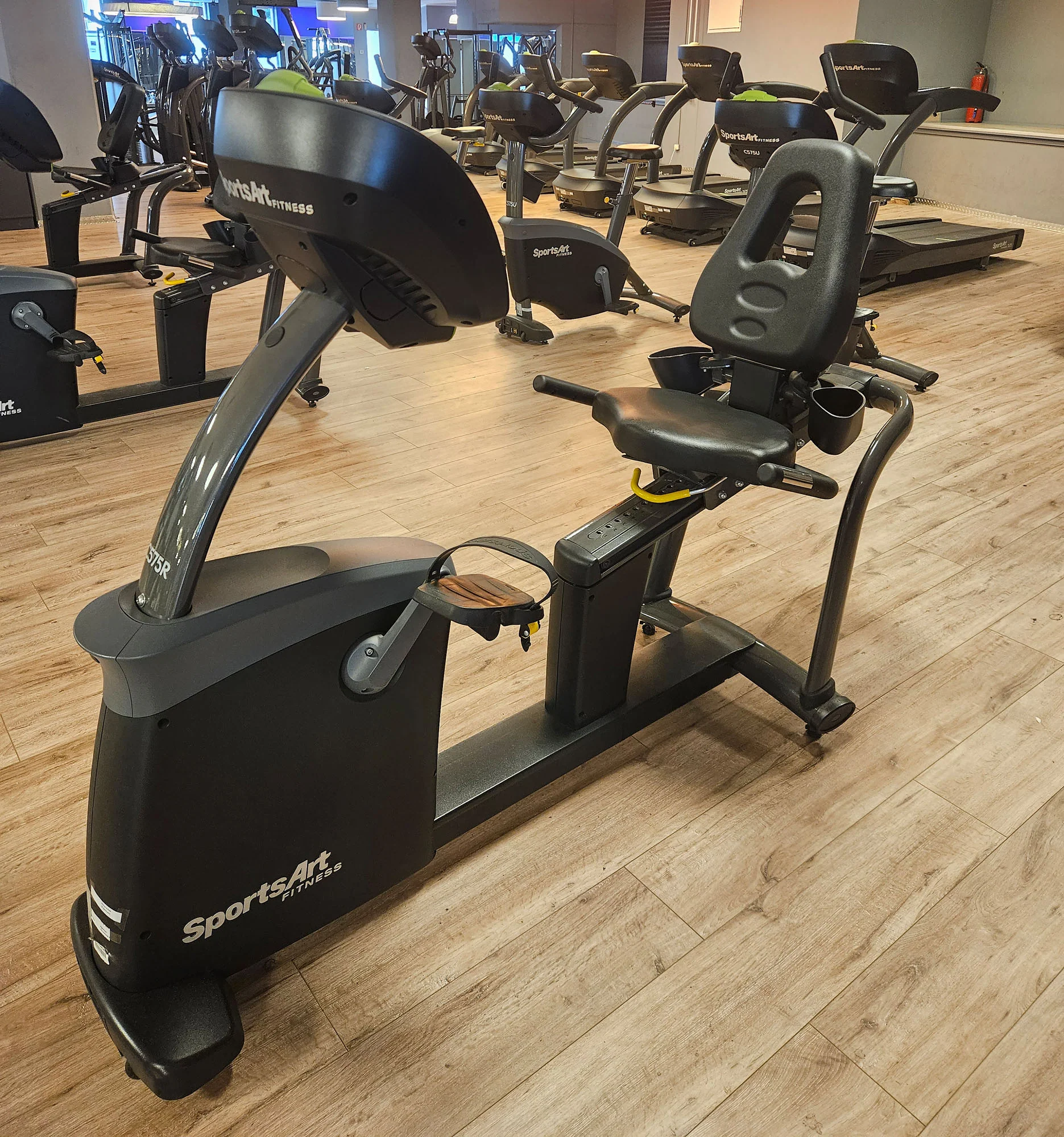 SportsArt komplette Fitnessstudio Ausstattung - 75 Fitnessgeräte im Set - Kraftgeräte, Cardiogeräte, Bänke, Racks etc - Rahmen Anthrazit, gebraucht - überholter Zustand - Image 66