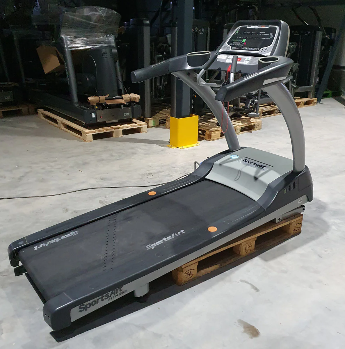 SportsArt Laufband, T652 Commercial Treadmill, Rahmen Silber-Schwarz, gebraucht - überholter Zustand - Image 3