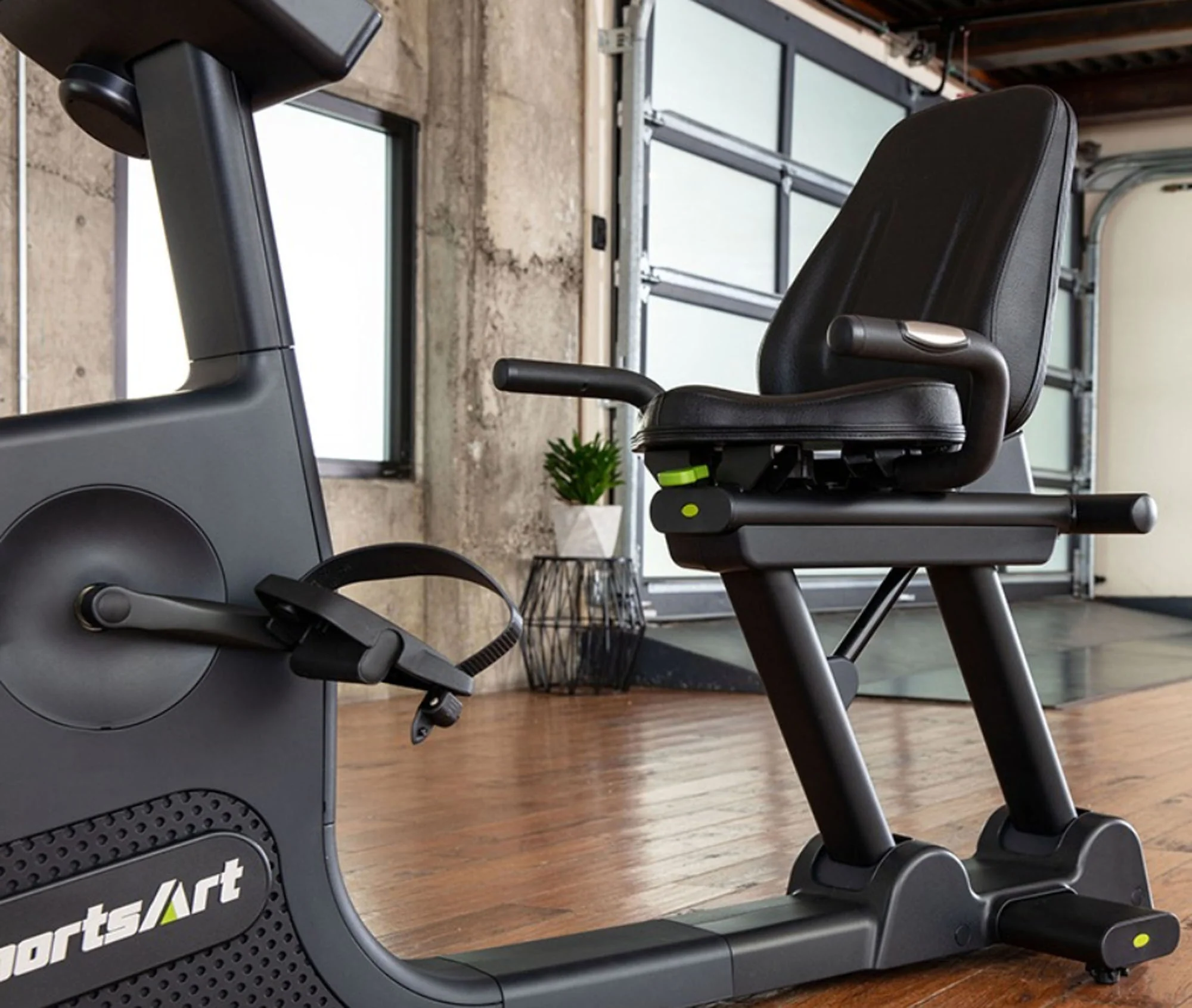 Sportsart Recumbent Bike - Liegeergometer C573R - Image 6