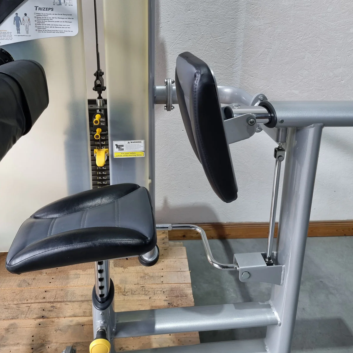 SportsArt Trizepsmaschine Horizontal S925 A925 N925 Trizepsstrecker, Triceps Extension, Rahmenfarbe Silber, gebraucht - überholter Zustand - Image 5