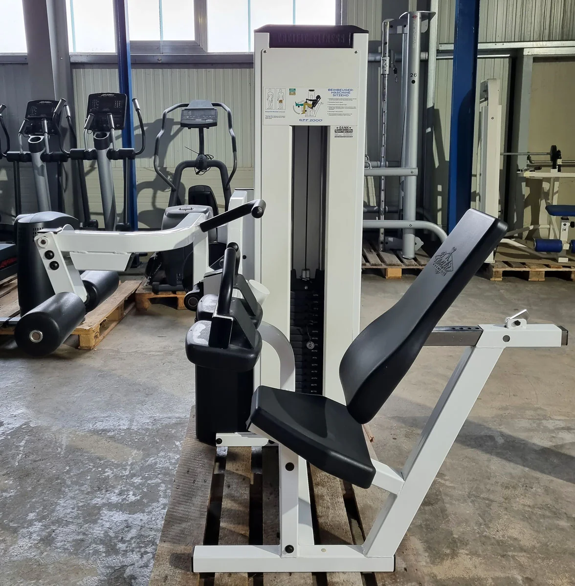 Stairmaster Beinbeuger, sitzend, weiß, gebraucht, Pacific - Image 2