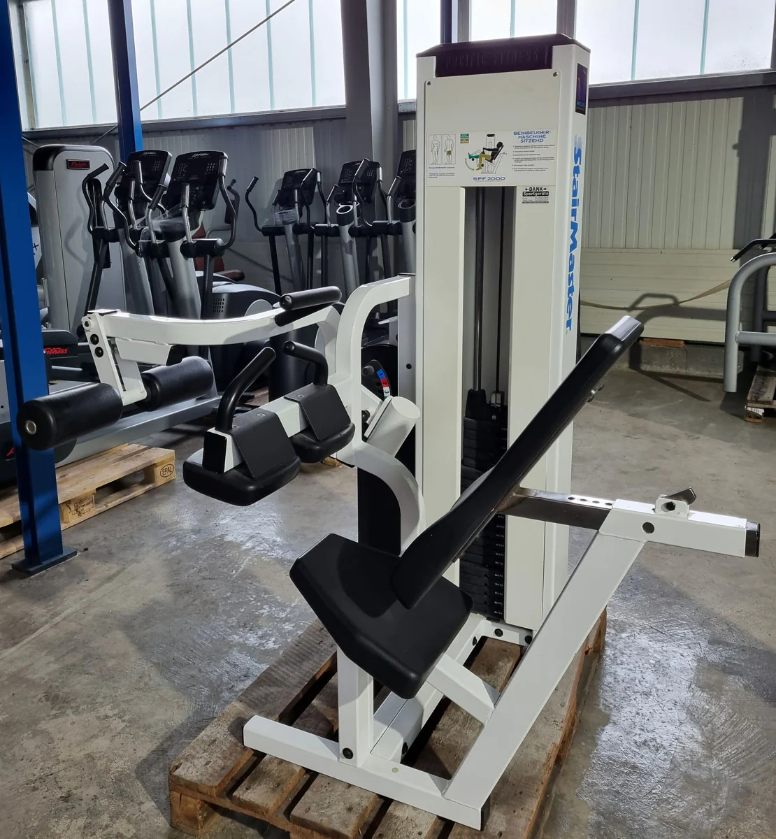 Stairmaster Beinbeuger, sitzend, weiß, gebraucht, Pacific - Image 3