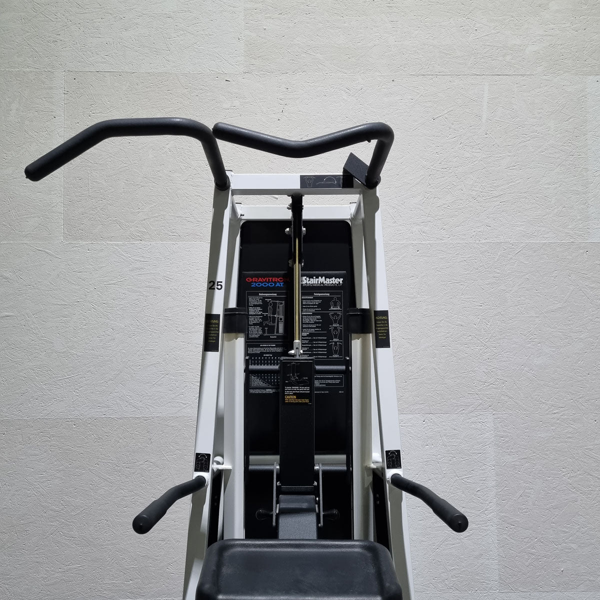 Stairmaster Gravitron 2000 AT Dip-Chin, Dip-Klimmzugmaschine mit Gewichtsunterstützung, Rahmen Weiß, gebraucht - überholter Zustand - Image 6