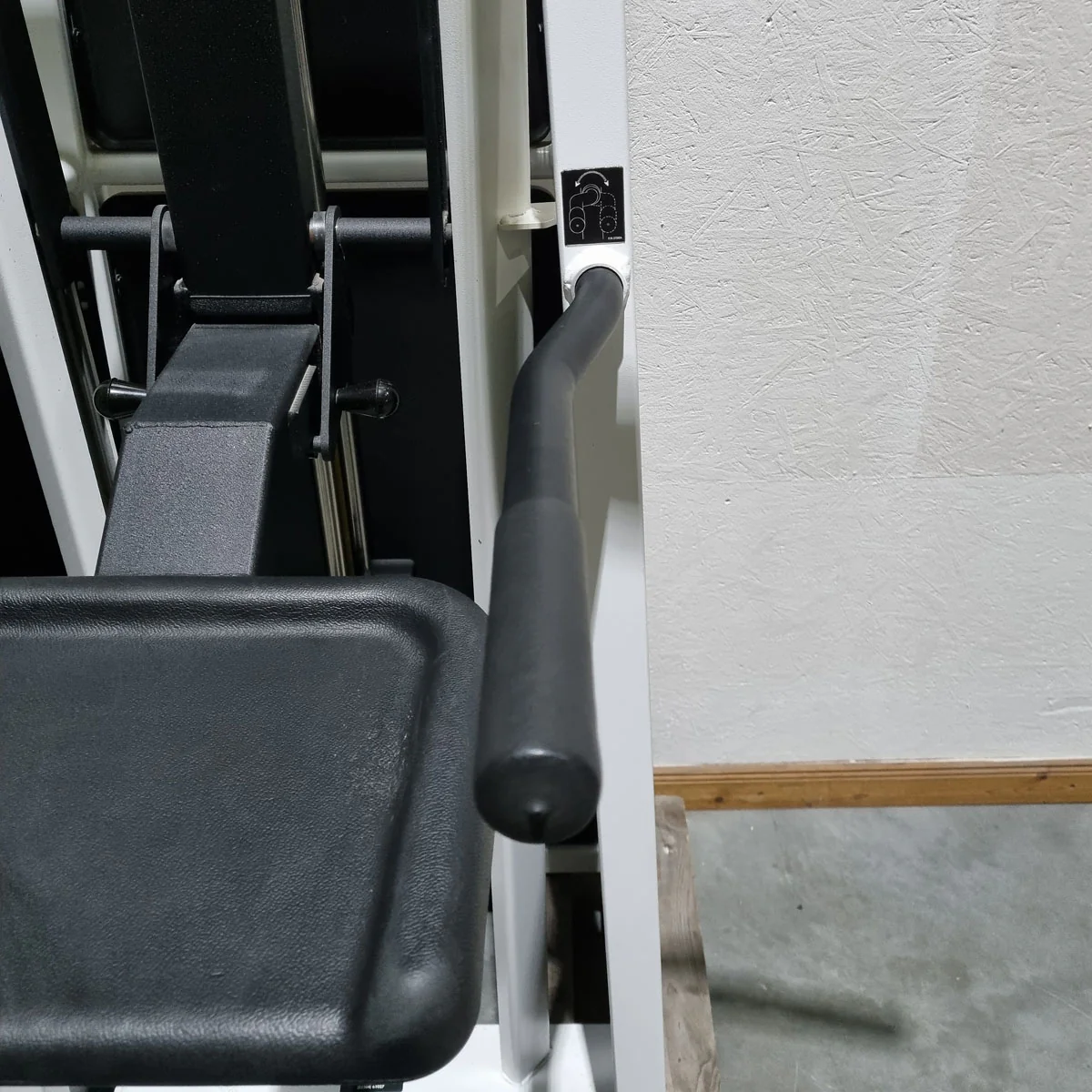 Stairmaster Gravitron 2000 AT Dip-Chin, Dip-Klimmzugmaschine mit Gewichtsunterstützung, Rahmen Weiß, gebraucht - überholter Zustand - Image 7
