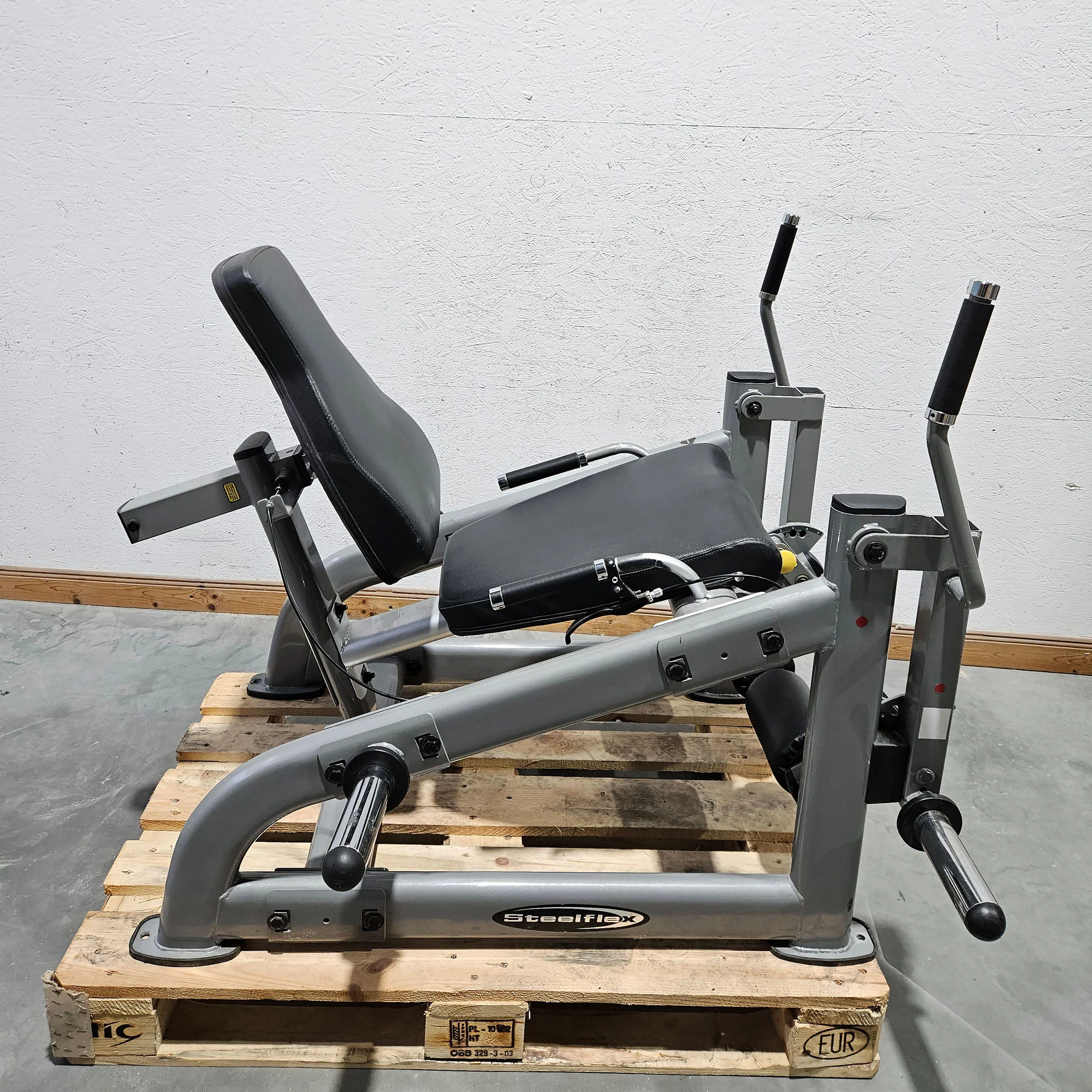 Steelflex Plate Load Isolateral Beinstrecker PLLE, gebraucht - mit Gebrauchsspuren - Image 3