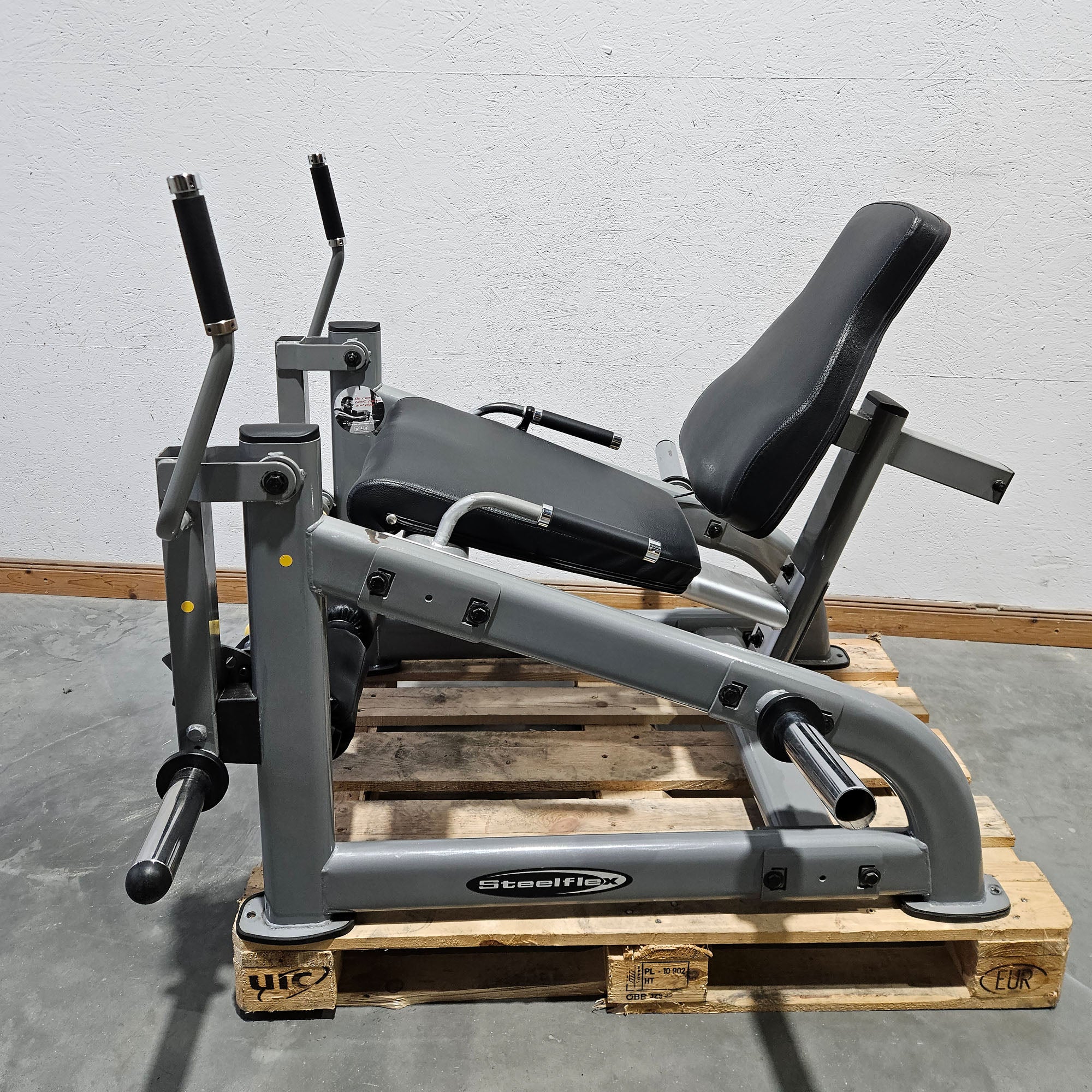 Steelflex Plate Load Isolateral Beinstrecker PLLE, gebraucht - mit Gebrauchsspuren - Image 5