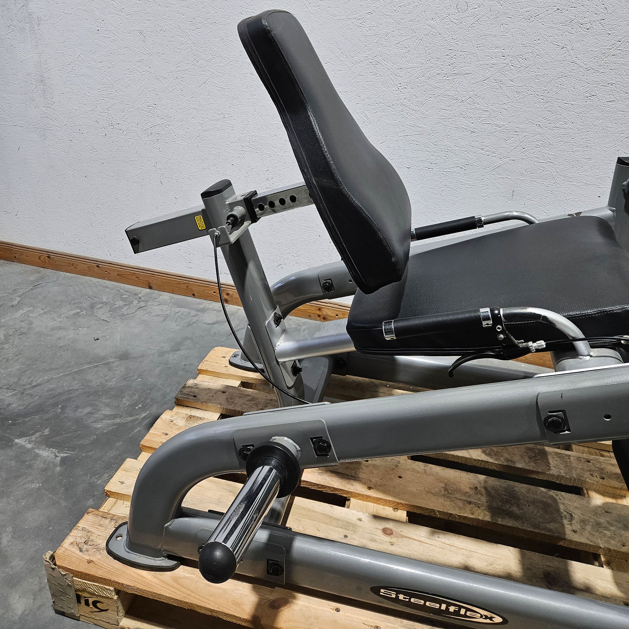 Steelflex Plate Load Isolateral Beinstrecker PLLE, gebraucht - mit Gebrauchsspuren - Image 7