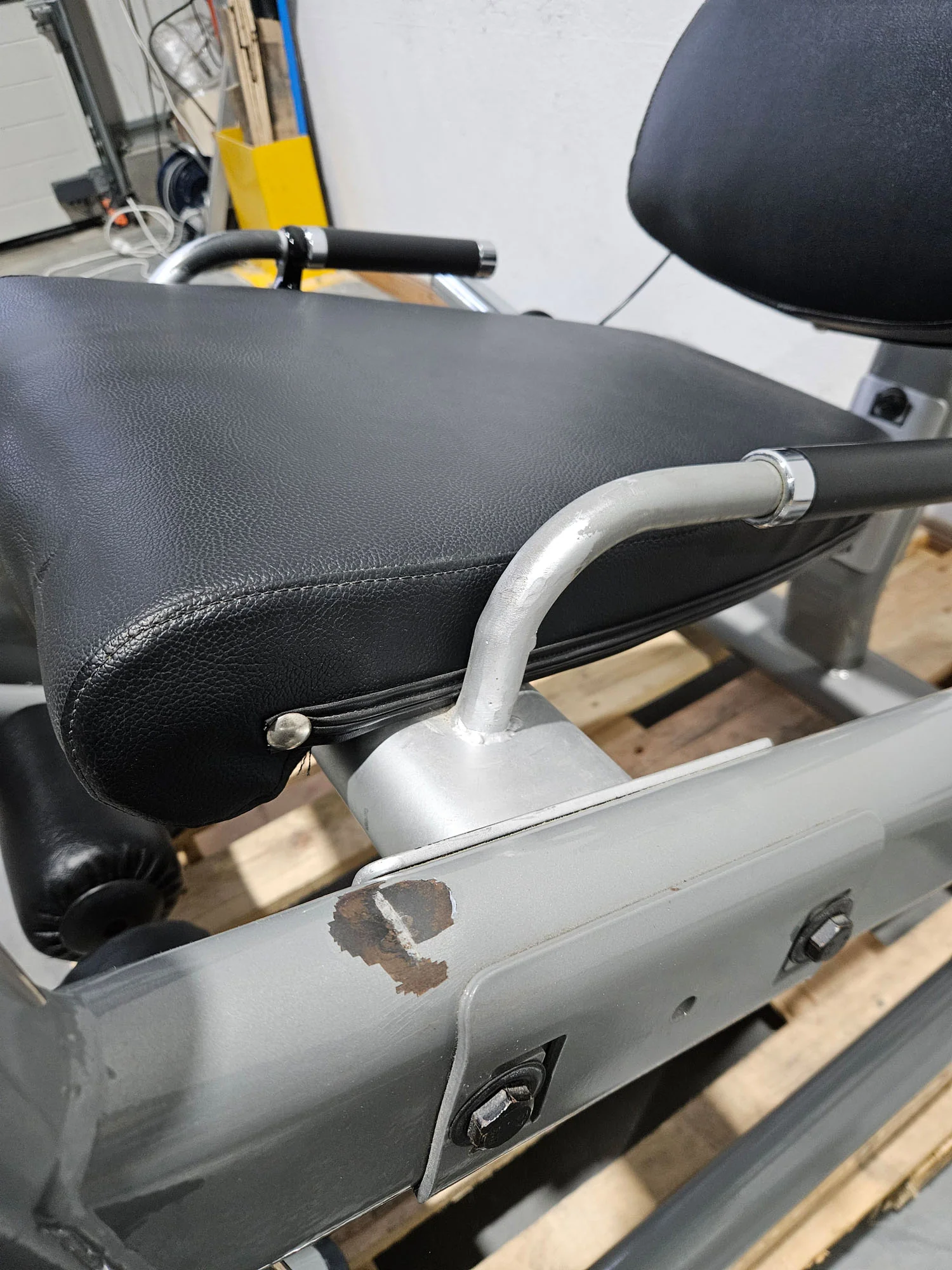 Steelflex Plate Load Isolateral Beinstrecker PLLE, gebraucht - mit Gebrauchsspuren - Image 9
