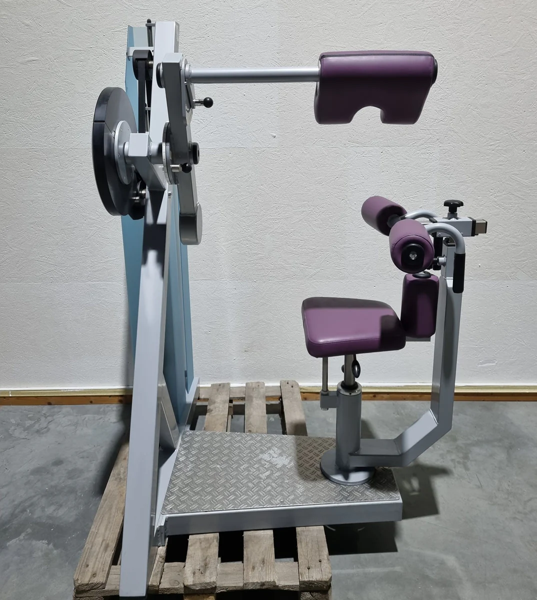 SVG HWS-Trainer, Hals und Nacken Trainingsmaschine, Halswirbelbsäule Kräftigung, Reha Line, Rahmenfarbe Silber, Polsterfarbe Lila, gebrauchter - überholter Zustand - Image 4