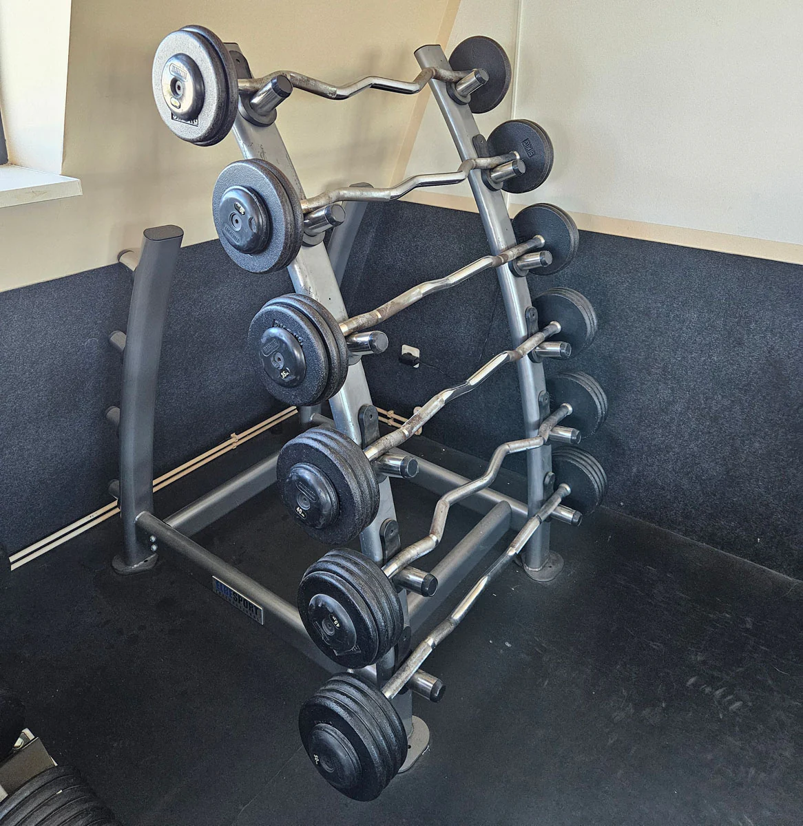 SZ Langhantel Kompakt Set 25kg bis 50kg in 5kg Schritten, 6 Stück gesamt, ähnlich Kurzhanteln mit SZ Stange, inkl. Ständer Elbesport, gebraucht mit Gebrauchsspuren - Image 3