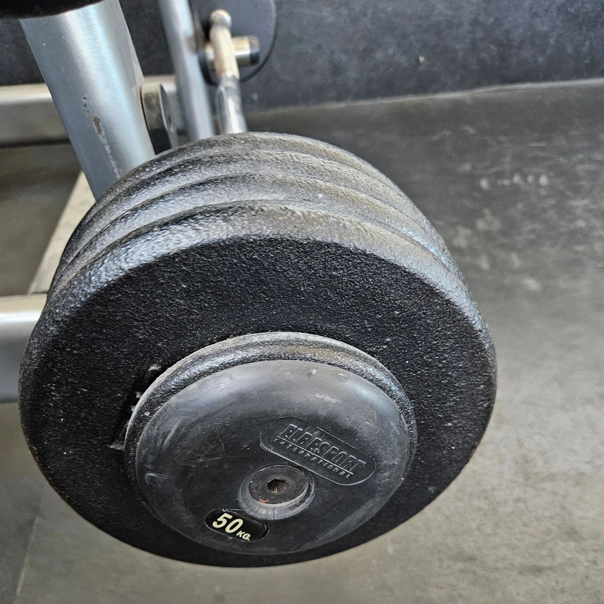 SZ Langhantel Kompakt Set 25kg bis 50kg in 5kg Schritten, 6 Stück gesamt, ähnlich Kurzhanteln mit SZ Stange, inkl. Ständer Elbesport, gebraucht mit Gebrauchsspuren - Image 9