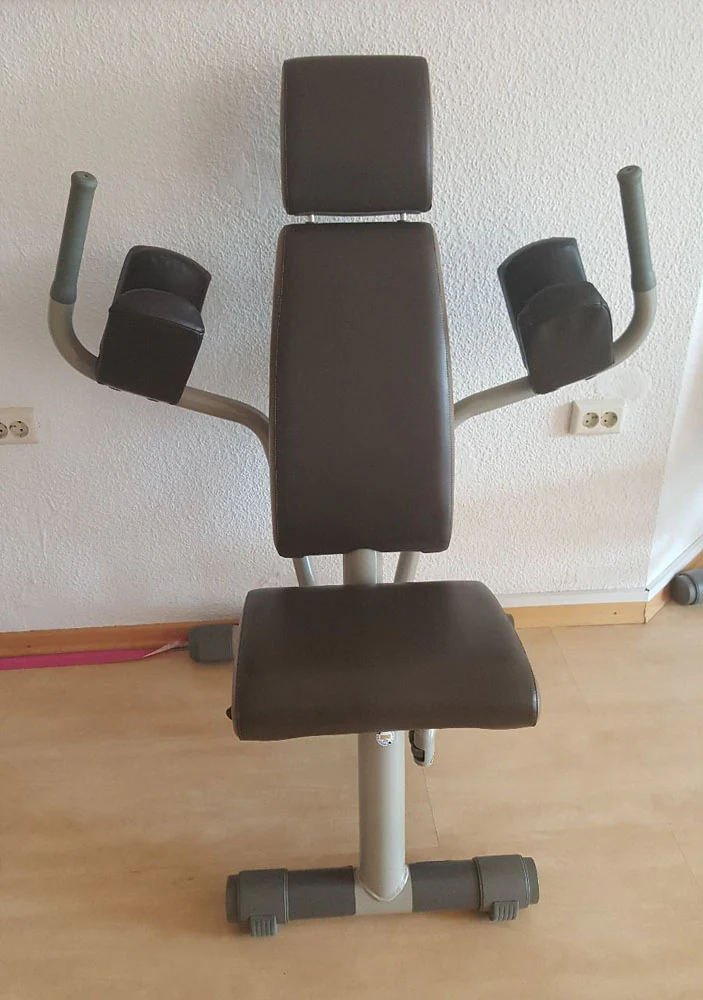 TechnoGym Easy Line Zirkel, 8 Geräte, Gestelle silbergrau, Polster braun, gebraucht - Image 11