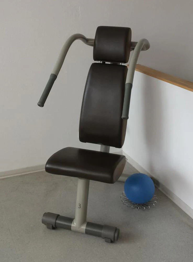TechnoGym Easy Line Zirkel, 8 Geräte, Gestelle silbergrau, Polster braun, gebraucht - Image 13