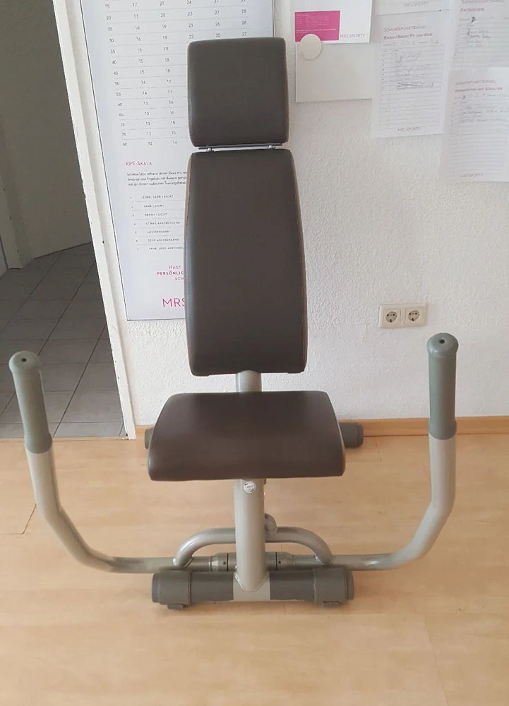 TechnoGym Easy Line Zirkel, 8 Geräte, Gestelle silbergrau, Polster braun, gebraucht - Image 8