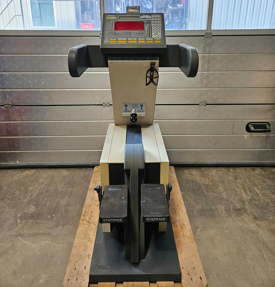 TechnoGym Steprace Stepper mit Polar, grau, gebraucht - Image 7
