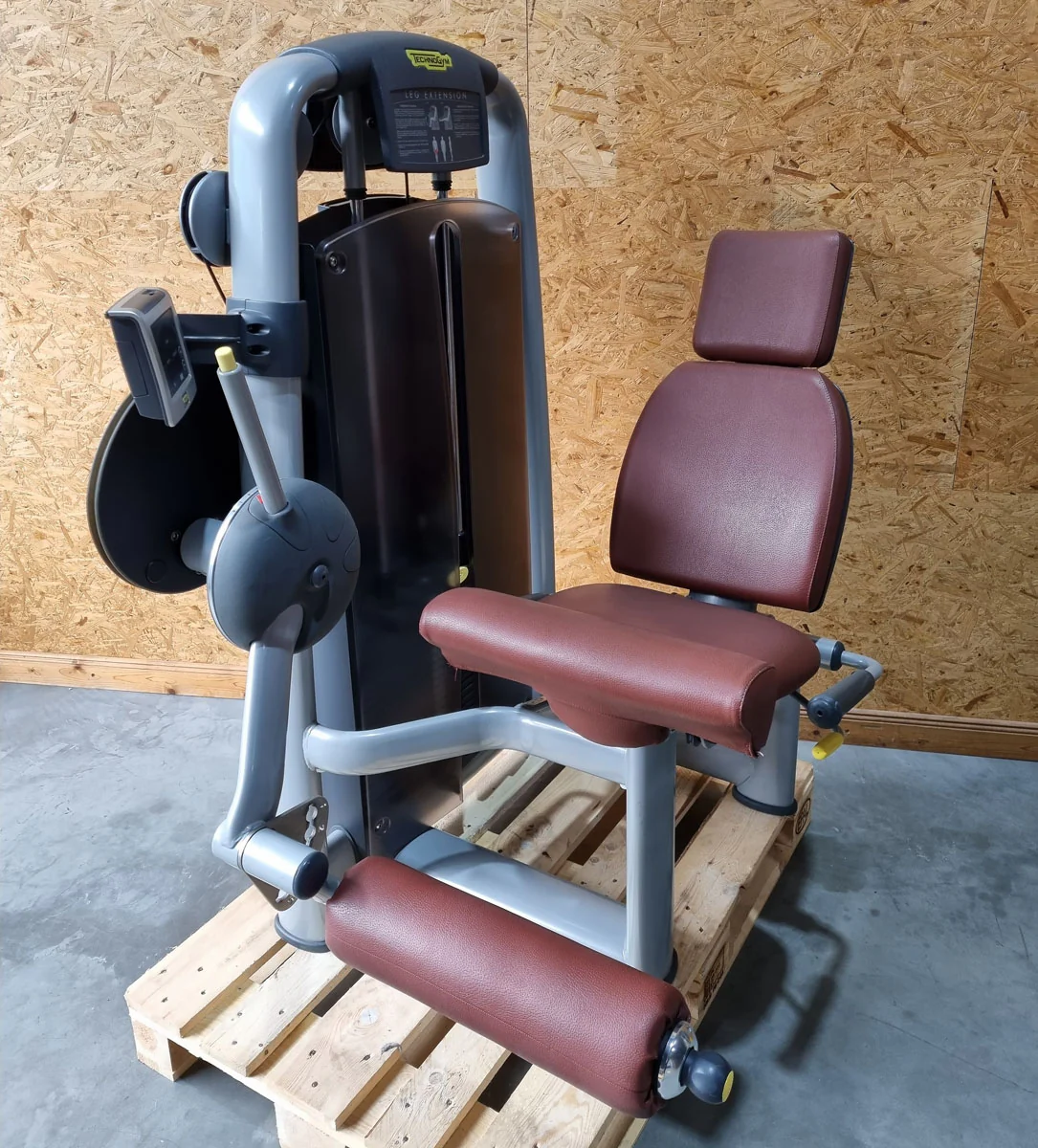 TechnoGym 10 Kraftgeräte im Set, Isocontrol Displays, Selection Line, Neue Version mit Plastikverkleidungen, gebraucht - überholter Zustand - Image 18