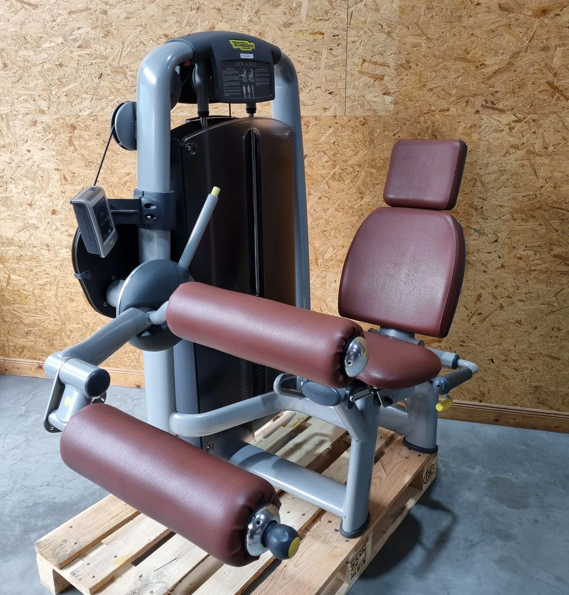 TechnoGym 10 Kraftgeräte im Set, Isocontrol Displays, Selection Line, Neue Version mit Plastikverkleidungen, gebraucht - überholter Zustand - Image 19