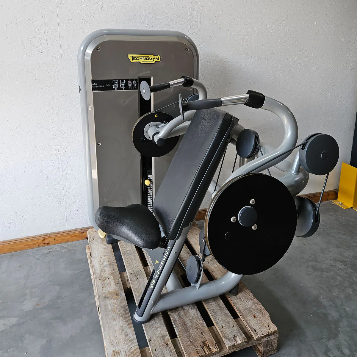 TechnoGym 12 Kraftgeräte im Set, Element Line Serie, Kraftgerätepark Fitnessstudio, gebraucht - überholter Zustand - Image 13